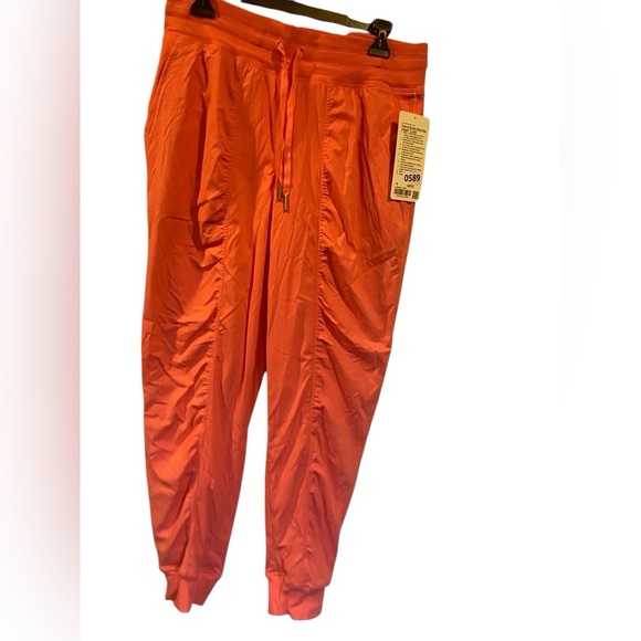 NWT Lululemon dance studio MR joggers Size 10 - Picture 2 of 5